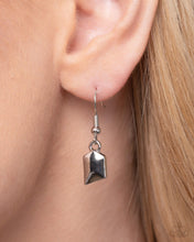 Load image into Gallery viewer, Lined Leisure ~ Complete Look ~ Paparazzi