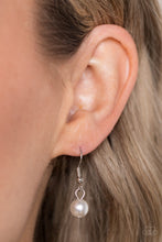 Load image into Gallery viewer, Bonus Points - White - Paparazzi