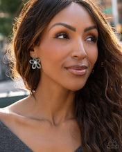 Load image into Gallery viewer, Blooming Belle ~ Black ~ Paparazzi
