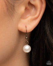 Load image into Gallery viewer, Pearly Prelude ~ Complete Look ~ Paparazzi
