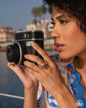 Load image into Gallery viewer, California Conch ~ Gold ~ Paparazzi
