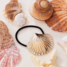 Load image into Gallery viewer, Short Seashell ~ Gold ~ Paparazzi
