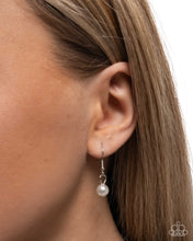 Load image into Gallery viewer, Pearl Pageantry ~ Purple ~ Paparazzi
