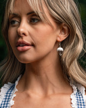 Load image into Gallery viewer, Unrivaled Umbrella ~ White ~ Paparazzi
