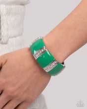 Load image into Gallery viewer, Colored Cameo - Green - Bracelet
