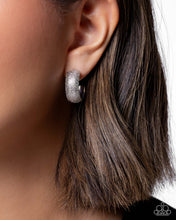 Load image into Gallery viewer, Gleaming Gauge ~ Silver ~ Paparazzi
