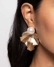 Load image into Gallery viewer, Mermaid Memorate ~ Gold ~ Paparazzi
