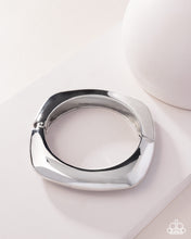 Load image into Gallery viewer, Rounded Reflection ~ Silver ~ Convention Piece 2025 ~ Bracelet
