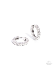 Load image into Gallery viewer, Seamless Style ~ Silve ~ Earring
