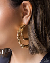 Load image into Gallery viewer, Tabloid Tiers ~ Gold ~ Paparazzi
