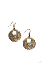 Load image into Gallery viewer, Western Beau ~ Brass ~ Earring
