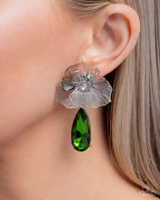 Load image into Gallery viewer, Wiry Waltz ~ Green ~ Paparazzi
