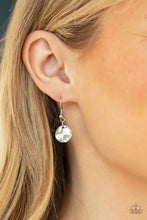 Load image into Gallery viewer, Glisten Closely Silver Earrings
